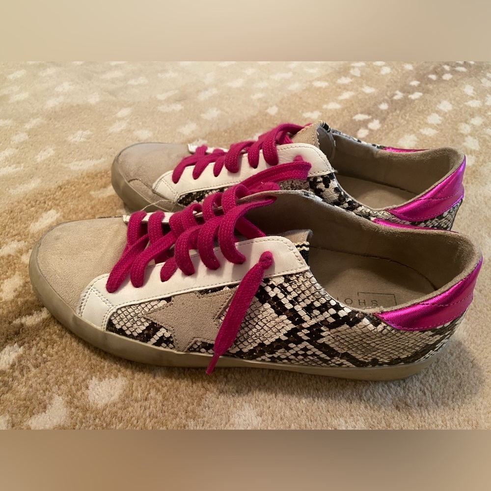 Snakeskin sneakers with hot pink laces